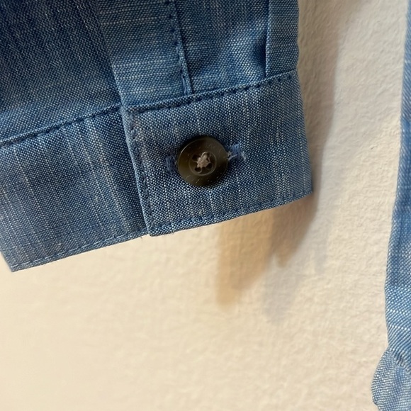 NWT Cat & Jack button down shirt holiday style. Size 18 M - Picture 6 of 6